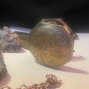 1930 circa - Antique Compact by  Langlouis New York